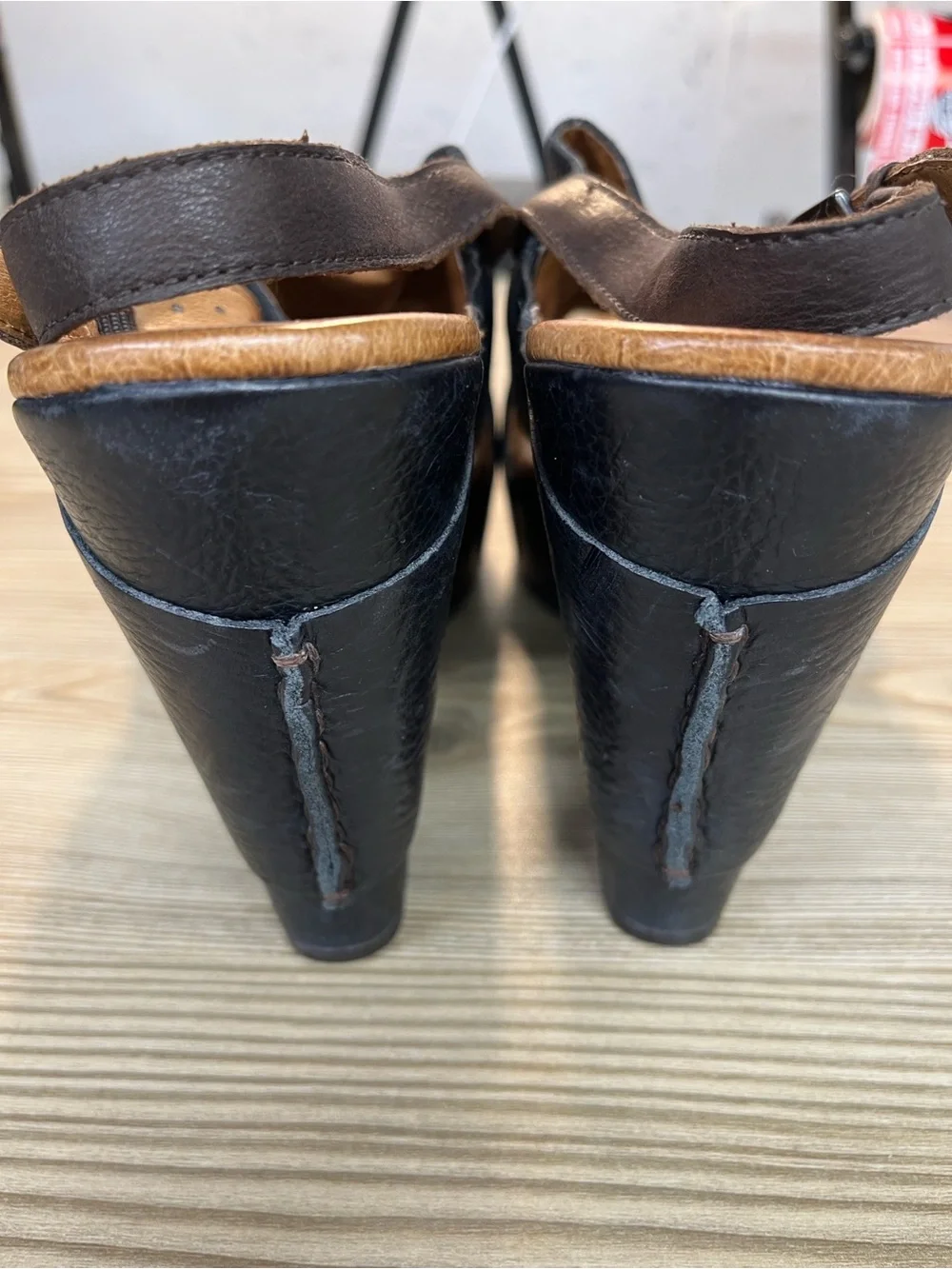 Naya black leather